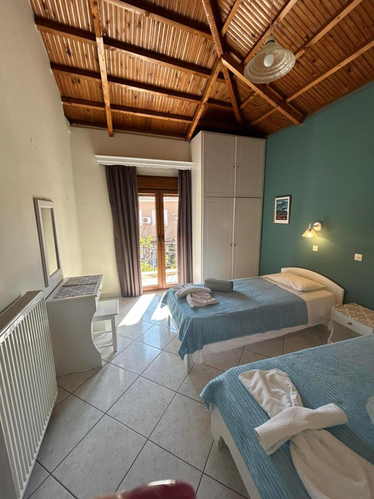 Roxani Studios-Apartments Petra  Zimmer foto